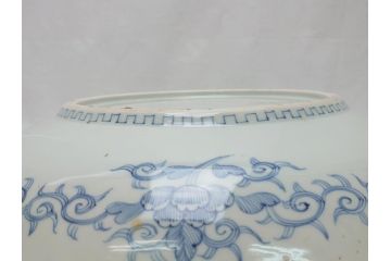 江戸期　古伊万里　染付　線描　花唐草　1尺3寸皿　約41cm　大皿(一尺三寸、和食器、和皿)(R-062655)