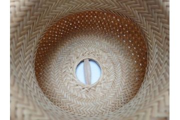 八木澤啓造(蒼かん)　白錆松葉　投入花籠(共箱付き、花入、竹工芸、花カゴ、竹細工、手付、竹かご)(R-062660)