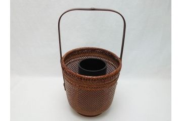 八木澤啓造(蒼かん)　時雨花籠(共箱付き、花入、竹工芸、花カゴ、竹細工、手付、竹かご)(R-062662)