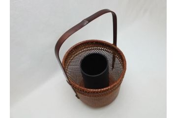 八木澤啓造(蒼かん)　時雨花籠(共箱付き、花入、竹工芸、花カゴ、竹細工、手付、竹かご)(R-062662)