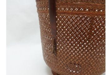 八木澤啓造(蒼かん)　時雨花籠(共箱付き、花入、竹工芸、花カゴ、竹細工、手付、竹かご)(R-062662)