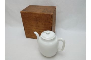  	三浦竹泉　白磁　古窯　水注(共箱付き、茶道具、煎茶道、書道、水次、みずつぎ、茶陶、京焼、茶器)(R-062675)
