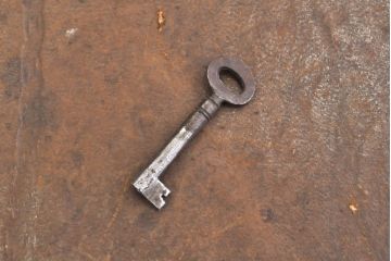 イギリスアンティーク　高級品　オーク材　特注　クラシカルな佇まいが素敵なライティングビューロー(ワークデスク、在宅ワーク用デスク、在宅用、机、サイドチェスト、引き出し)(R-062683)