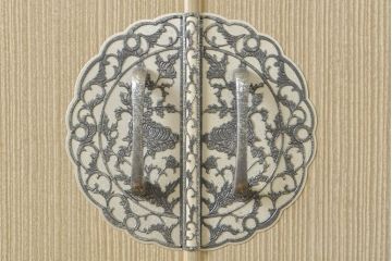 中古　伝統工芸士　田澤謙介作　繊細な金具が上品な雰囲気を演出する加茂総桐箪笥(大丸、桐たんす、着物箪笥、引き出し、衣装タンス、和タンス)(R-062685)