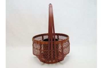 八木澤啓造　黙心　古竹六ツ目手付籠　手付花籠(共箱付き、花器、花入、竹編み、竹工芸、竹籠)(R-062692)