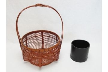 八木澤啓造　黙心　古竹六ツ目手付籠　手付花籠(共箱付き、花器、花入、竹編み、竹工芸、竹籠)(R-062692)