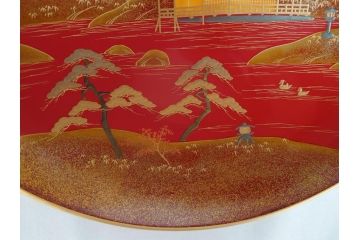 平安象彦　金閣寺　蒔絵　朱塗　大杯　飾皿　大盃(皿立て、共箱付き、漆器)(R-062693)