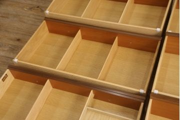 中古　美品　DREXEL HERITAGE(ドレクセルヘリテイジ)のFRANCESCA(フランチェスカ)シリーズ　優美な佇まいのチェスト(引き出し)(定価約84万円)(R-062694)