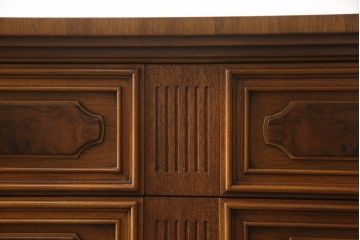 中古　美品　DREXEL HERITAGE(ドレクセルヘリテイジ)のFRANCESCA(フランチェスカ)シリーズ　優美な佇まいのチェスト(引き出し)(定価約84万円)(R-062694)