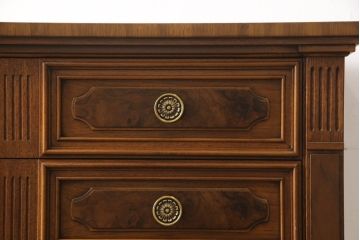 中古　美品　DREXEL HERITAGE(ドレクセルヘリテイジ)のFRANCESCA(フランチェスカ)シリーズ　優美な佇まいのチェスト(引き出し)(定価約84万円)(R-062694)