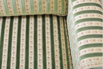 中古　美品　DREXEL HERITAGE(ドレクセルヘリテイジ)　クラシカルなお部屋づくりにおすすめ!　ストライプ模様が素敵な3シートクッションソファ(3人掛け、3P、三人掛け)(R-062695)