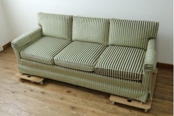 中古　美品　DREXEL HERITAGE(ドレクセルヘリテイジ)　クラシカルなお部屋づくりにおすすめ!　ストライプ模様が素敵な3シートクッションソファ　(R-062695)
