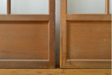 アンティーク建具　シンプルなデザインでお部屋に取り入れやすいガラス戸2枚セット(引き戸、建具)(R-062699)