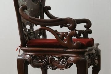 中国ビンテージ　唐木　螺鈿(ラデン)　迫力ある竜の彫刻が見事!!職人技が光るアームチェア(椅子、イス、板座チェア、一人掛けソファ、1人掛けソファ、1P、ヴィンテージ)(R-062709)