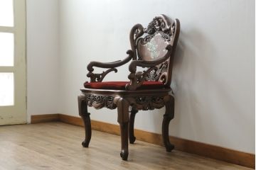 中国ビンテージ　唐木　螺鈿(ラデン)　迫力ある竜の彫刻が見事!!職人技が光るアームチェア(椅子、イス、板座チェア、一人掛けソファ、1人掛けソファ、1P、ヴィンテージ)(R-062709)