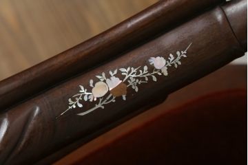 中国ビンテージ　唐木　螺鈿(ラデン)　迫力ある竜の彫刻が見事!!職人技が光るアームチェア(椅子、イス、板座チェア、一人掛けソファ、1人掛けソファ、1P、ヴィンテージ)(R-062709)