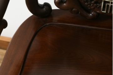 中国ビンテージ　唐木　螺鈿(ラデン)　迫力ある竜の彫刻が見事!!職人技が光るアームチェア(椅子、イス、板座チェア、一人掛けソファ、1人掛けソファ、1P、ヴィンテージ)(R-062709)