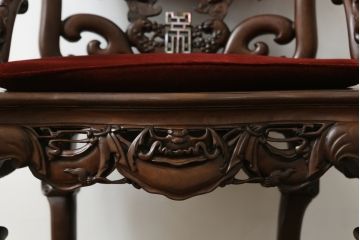 中国ビンテージ　唐木　螺鈿(ラデン)　迫力ある竜の彫刻が見事!!職人技が光るアームチェア(椅子、イス、板座チェア、一人掛けソファ、1人掛けソファ、1P、ヴィンテージ)(R-062709)