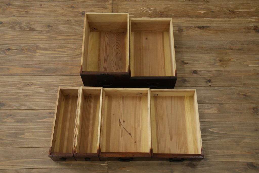 和製アンティーク　明治期　前面栗材　閂(カンヌキ)付き　古びた佇まいが趣き深い最上箪笥(時代箪笥)　(R-062719)