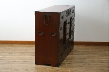 和製アンティーク　明治期　前面栗材　閂(カンヌキ)付き　古びた佇まいが趣き深い最上箪笥(時代箪笥)　(R-062719)