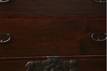 和製アンティーク　明治期　前面栗材　閂(カンヌキ)付き　古びた佇まいが趣き深い最上箪笥(時代箪笥)　(R-062719)