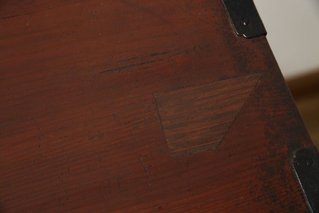 和製アンティーク　明治期　前面栗材　閂(カンヌキ)付き　古びた佇まいが趣き深い最上箪笥(時代箪笥)　(R-062719)