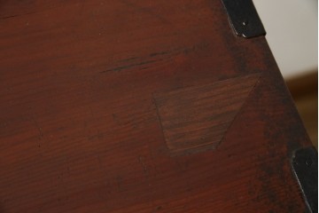 和製アンティーク　明治期　前面栗材　閂(カンヌキ)付き　古びた佇まいが趣き深い最上箪笥(時代箪笥)　(R-062719)