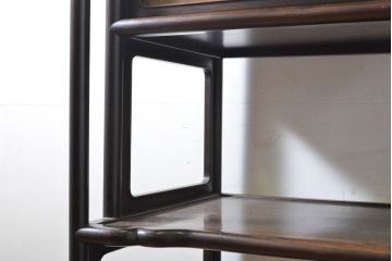 和製アンティーク　昭和初期　総紫檀(シタン)材　漆絵　激レア!!佐藤中将に贈られた漆塗りの飾り棚(違い棚、茶棚、収納棚、戸棚)(R-062722)