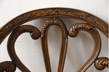 中古　美品　イギリス高級家具　THEODORE ALEXANDER(セオドア・アレキサンダー)　滑らかな曲線と細やかな彫刻が美しいアームチェア(ダイニングチェア、椅子)(R-062734)