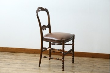 中古　美品　イギリス高級家具　THEODORE ALEXANDER(セオドア・アレキサンダー)　挽物脚が目を惹く!クラシカルなデザインがおしゃれなダイニングチェア　(R-062735)