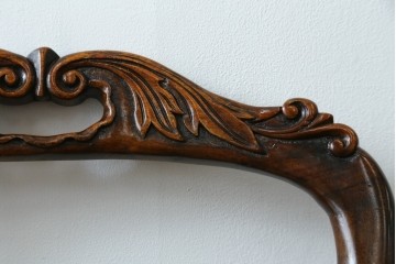 中古　美品　イギリス高級家具　THEODORE ALEXANDER(セオドア・アレキサンダー)　挽物脚が目を惹く!クラシカルなデザインがおしゃれなダイニングチェア　(R-062735)