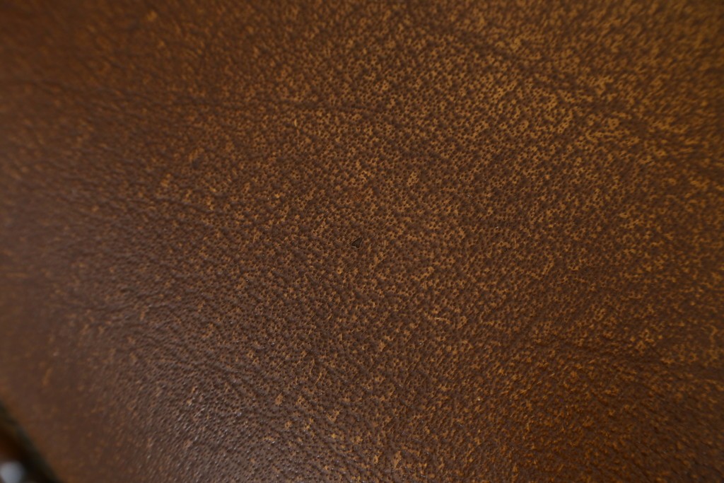 中古　美品　イギリス高級家具　THEODORE ALEXANDER(セオドア・アレキサンダー)　挽物脚が目を惹く!クラシカルなデザインがおしゃれなダイニングチェア　(R-062735)