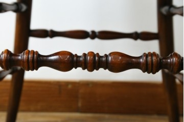 中古　美品　イギリス高級家具　THEODORE ALEXANDER(セオドア・アレキサンダー)　挽物脚が目を惹く!クラシカルなデザインがおしゃれなダイニングチェア　(R-062735)