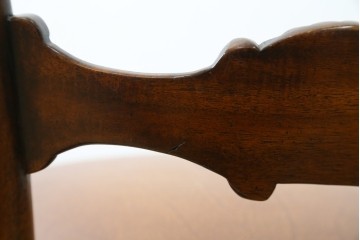 中古　美品　イギリス高級家具　THEODORE ALEXANDER(セオドア・アレキサンダー)　挽物脚が目を惹く!クラシカルなデザインがおしゃれなダイニングチェア　(R-062735)