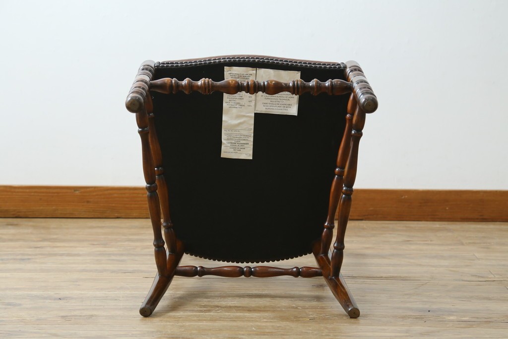 中古　美品　イギリス高級家具　THEODORE ALEXANDER(セオドア・アレキサンダー)　挽物脚が目を惹く!クラシカルなデザインがおしゃれなダイニングチェア　(R-062735)