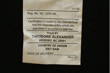中古　美品　イギリス高級家具　THEODORE ALEXANDER(セオドア・アレキサンダー)　挽物脚が目を惹く!クラシカルなデザインがおしゃれなダイニングチェア　(R-062735)