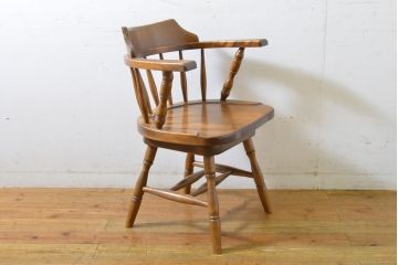 和製ビンテージ　北海道民芸家具　希少な絶版品!!上品でクラシカルな佇まいがお洒落な回転ダイニングチェア(キャプテンチェア、アームチェア、回転イス、椅子、板座チェア、ヴィンテージ)(R-062737)