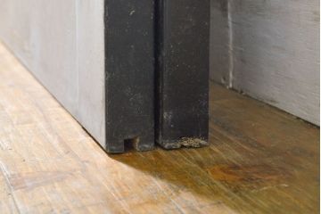 アンティーク建具　総漆塗り　腰板欅(ケヤキ)　プレスガラス入り!!レトロな空間を引き立たせるガラス戸2枚セット(引き戸、建具)(R-062740)