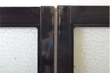 アンティーク建具　総漆塗り　腰板欅(ケヤキ)　プレスガラス入り!!レトロな空間を引き立たせるガラス戸2枚セット(引き戸、建具)(R-062740)