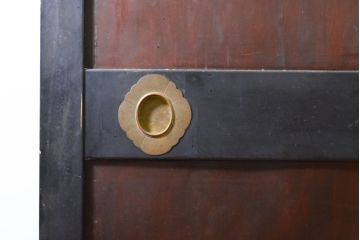 アンティーク建具　漆塗り　明治期より歴史を刻んだ風合いが魅力の帯戸2枚セット(引き戸、板戸、玄関戸、建具)(R-062742)