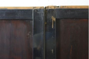 アンティーク建具　漆塗り　明治期より歴史を刻んだ風合いが魅力の帯戸2枚セット(引き戸、板戸、玄関戸、建具)(R-062743)