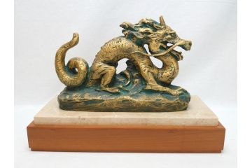 彫塑家　北村西望　「恵み」　龍　置物　銅像(共箱付き、置き物、辰、竜、ブロンズ製)(R-062745)