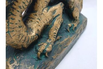 彫塑家　北村西望　「恵み」　龍　置物　銅像(共箱付き、置き物、辰、竜、ブロンズ製)(R-062745)