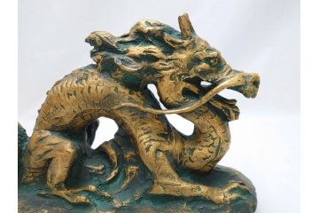 彫塑家　北村西望　「恵み」　龍　置物　銅像(共箱付き、置き物、辰、竜、ブロンズ製)(R-062745)