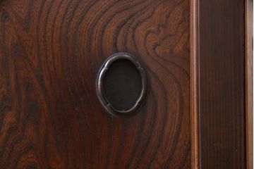 和製アンティーク　明治期　欅(ケヤキ)材　檜(ヒノキ)材　美しい杢目と凝った造りの金具が和の雰囲気を高める帳場箪笥サイドボード(水屋箪笥、引き出し、サイドチェスト、時代箪笥)(R-062752)