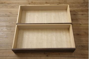 中古　伝統工芸　軽井沢彫り　趣ある色合いと細やかな彫刻が目を惹くワードローブ(洋服タンス、収納棚、戸棚、引き出し、キャビネット)(R-062756)