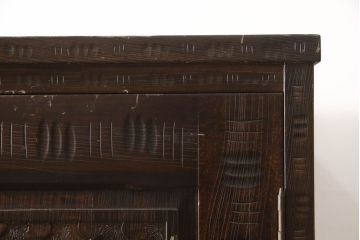 中古　伝統工芸　軽井沢彫り　趣ある色合いと細やかな彫刻が目を惹くワードローブ(洋服タンス、収納棚、戸棚、引き出し、キャビネット)(R-062756)