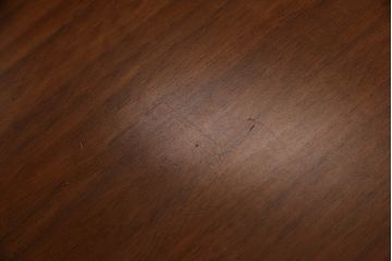 中古　美品　昭和後期　天板一枚板　極厚天板　シックな色合いと丸みを帯びた脚が和モダンな雰囲気を醸し出す丸テーブル(ちゃぶ台、座卓、ローテーブル、センターテーブル)(R-062759)