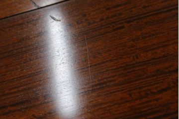 中古　大阪唐木指物　中澤唐木　紫檀(シタン)材　丸みを帯びたデザインの脚と帯板に施された彫刻が目を惹く座卓(ローテーブル、食卓、センターテーブル)(R-062760)