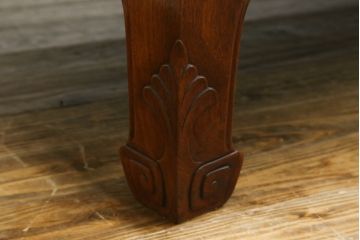 中古　大阪唐木指物　中澤唐木　紫檀(シタン)材　丸みを帯びたデザインの脚と帯板に施された彫刻が目を惹く座卓(ローテーブル、食卓、センターテーブル)(R-062760)